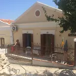 Nikos And Eva Apartmán *