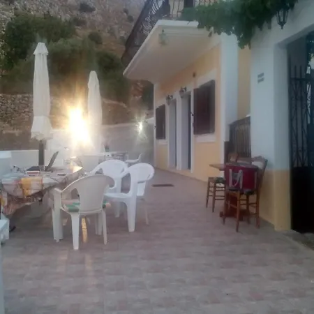 Nikos And Eva Apartamento Symi