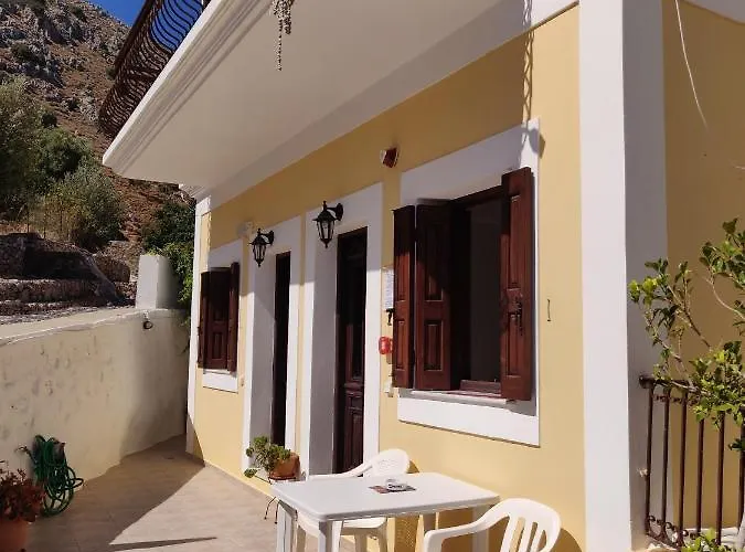 Nikos And Eva アパート