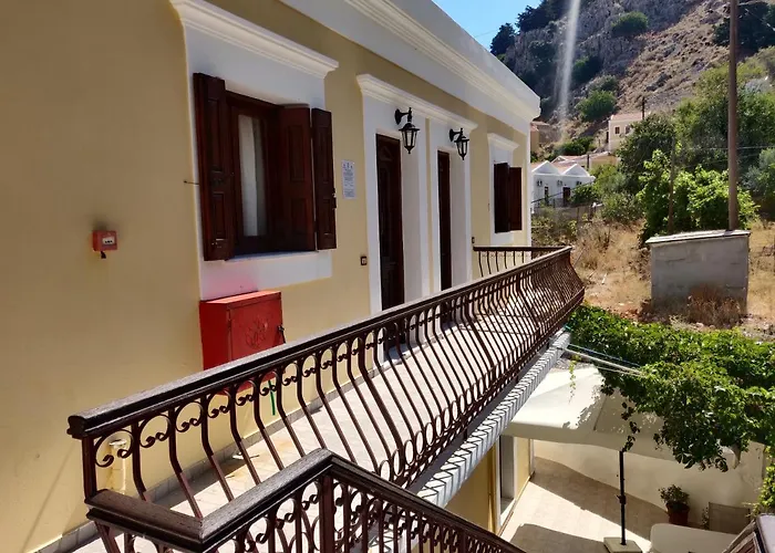 Nikos And Eva シミ