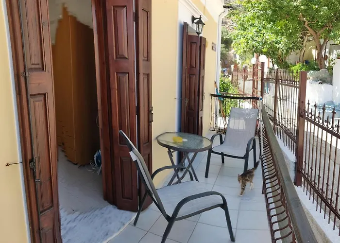 Nikos And Eva * シミ